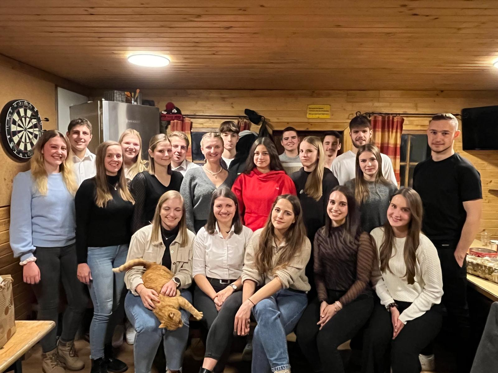Gruppenfoto von Damen und Herren 